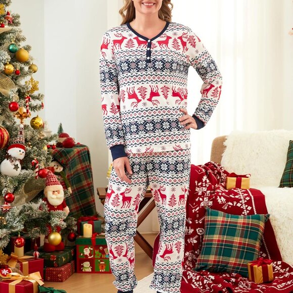 Family Matching Holiday Pajama Set with Socks for Photos & Celebrations - Picture 4 of 4